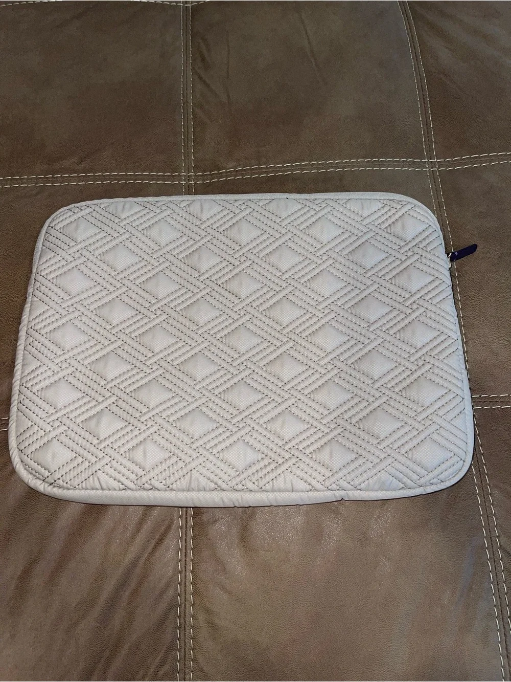TUMI LAPTOP COMPUTER NOTEBOOK CASE TRAVEL CHAMPAGNE 13” QUILTED SLEEVE
